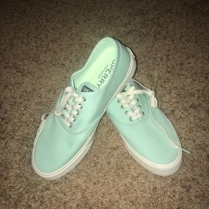 NWOT Mint Sperry sneakers